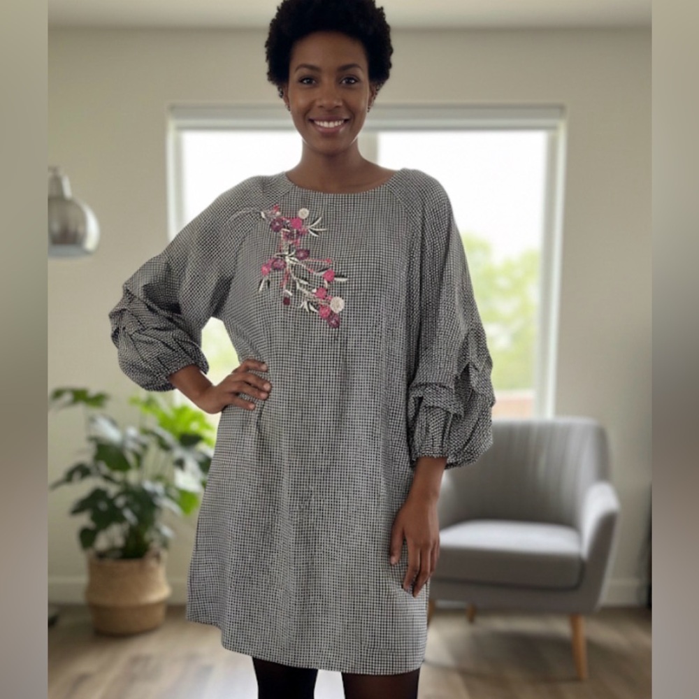 Neiman Marcus Luxury Embroidered Statement Sleeve Dress NWT